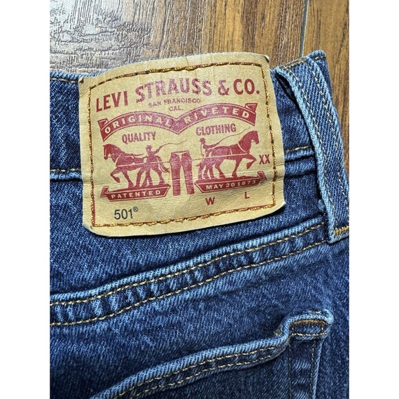 Levi's 501 Denim Shorts Women's Size W 29 Blue Distressed Hem Button Fly - Picture 3 of 6